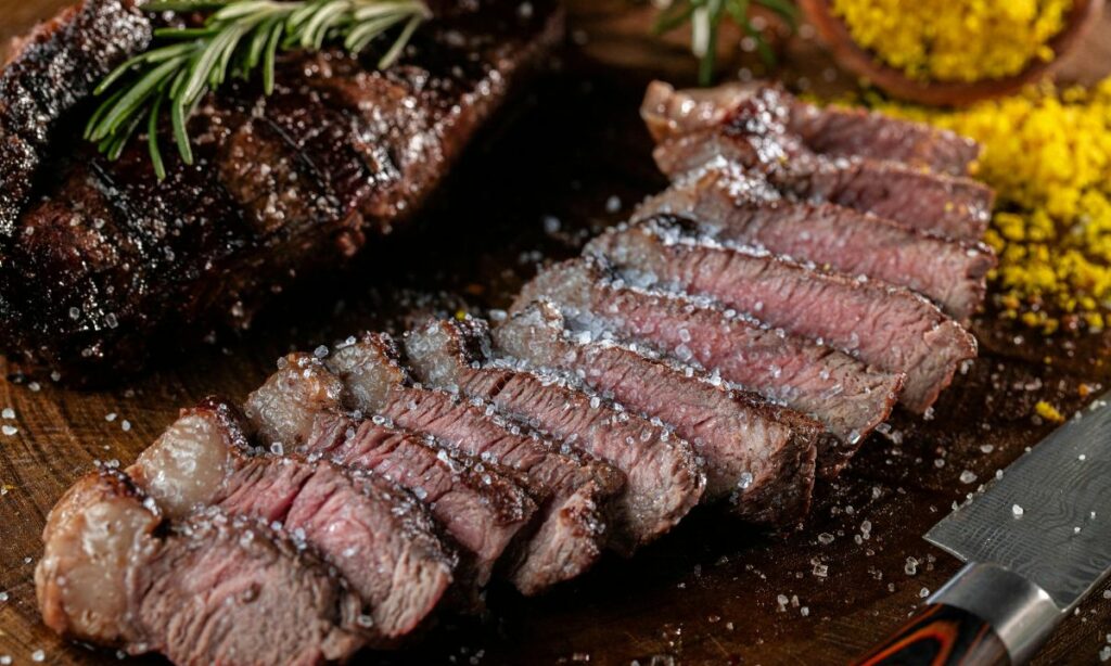 rôti de boeuf sur planche